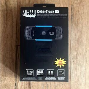 Adesso CyberTrack H5 Webcam with Auto Focus